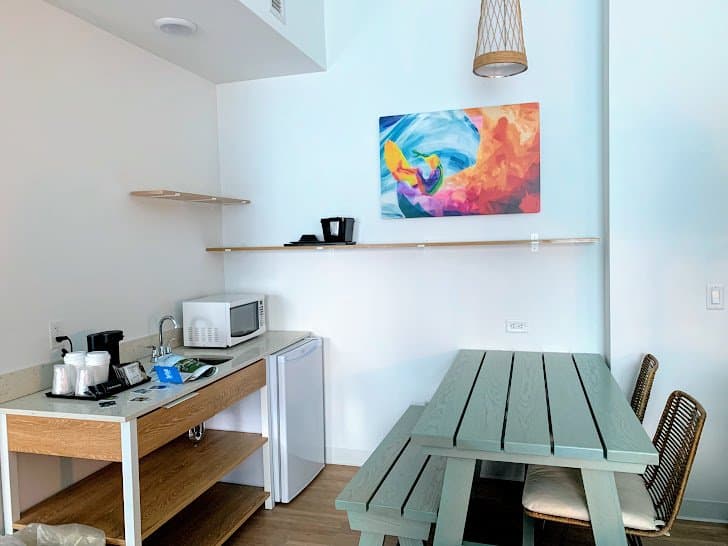 Sitting area at Surfside room.